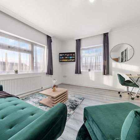 Green Hype - 10 Mins To Stadium - Sleeps 8 London Exterior foto